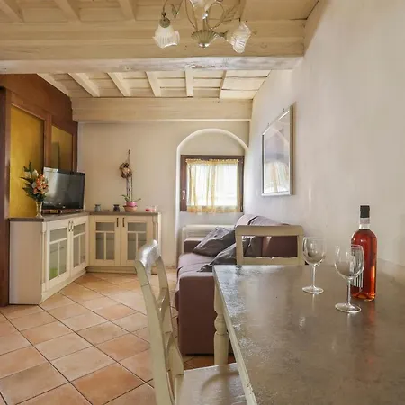 San Lorenzo Apartment-hosted By Sweetstay